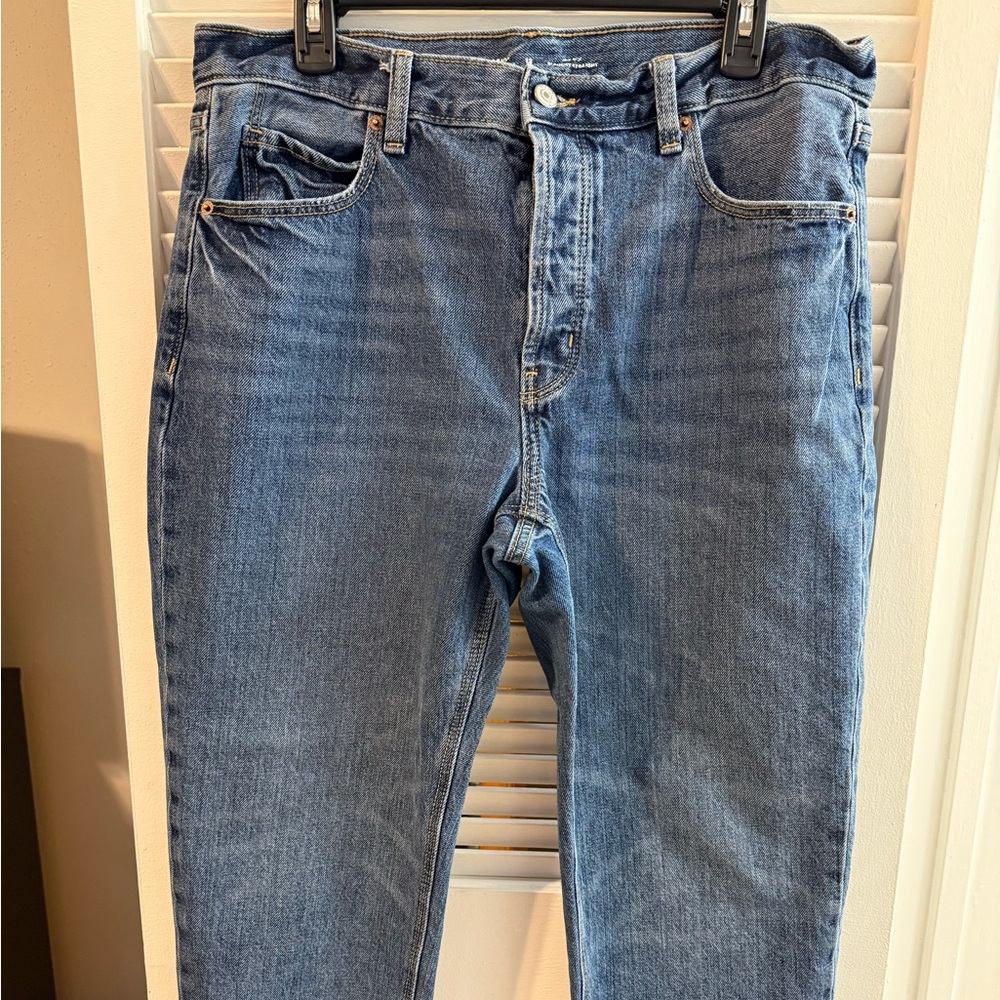 Old Navy boyfriend straight leg ankle jeans, size 12.